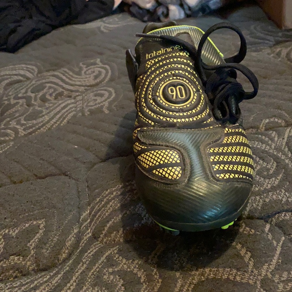 Classic total 90 cleats!